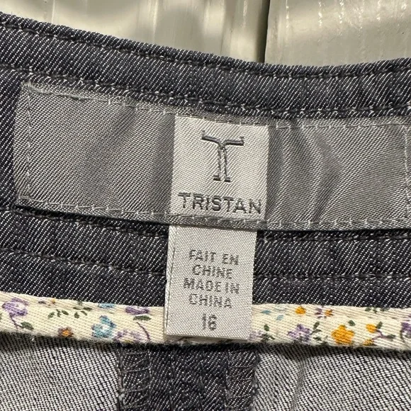 Mini Skirt - Picture 3 of 3